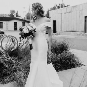 Elegant Off-Shoulder White Wedding Dress